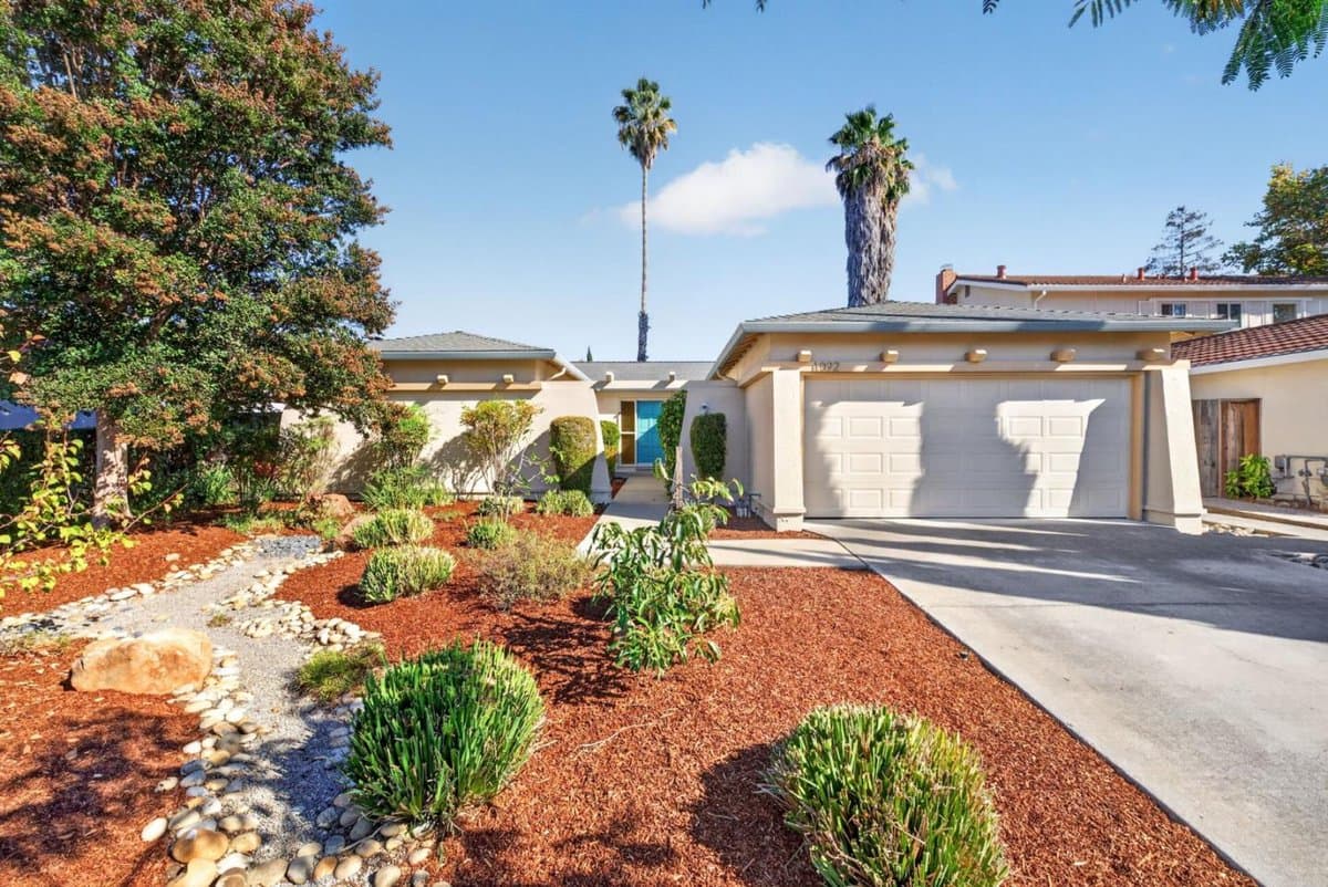 1092 Harlan Drive - Photo 3