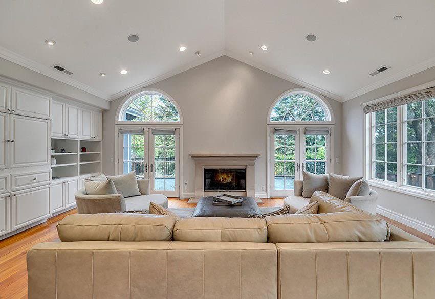 2120 Stockbridge Avenue - Photo 3