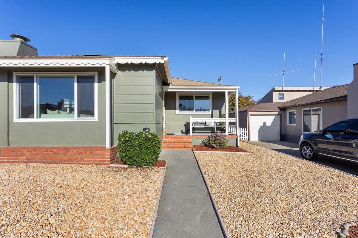 138 Rockwood Drive - Photo 3