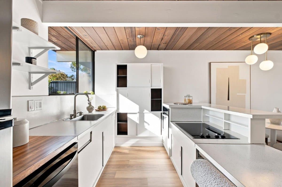 131 Greenmeadow Way - Photo 3