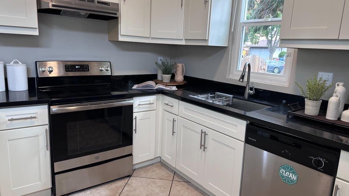 2163 Bikini Avenue - Photo 3