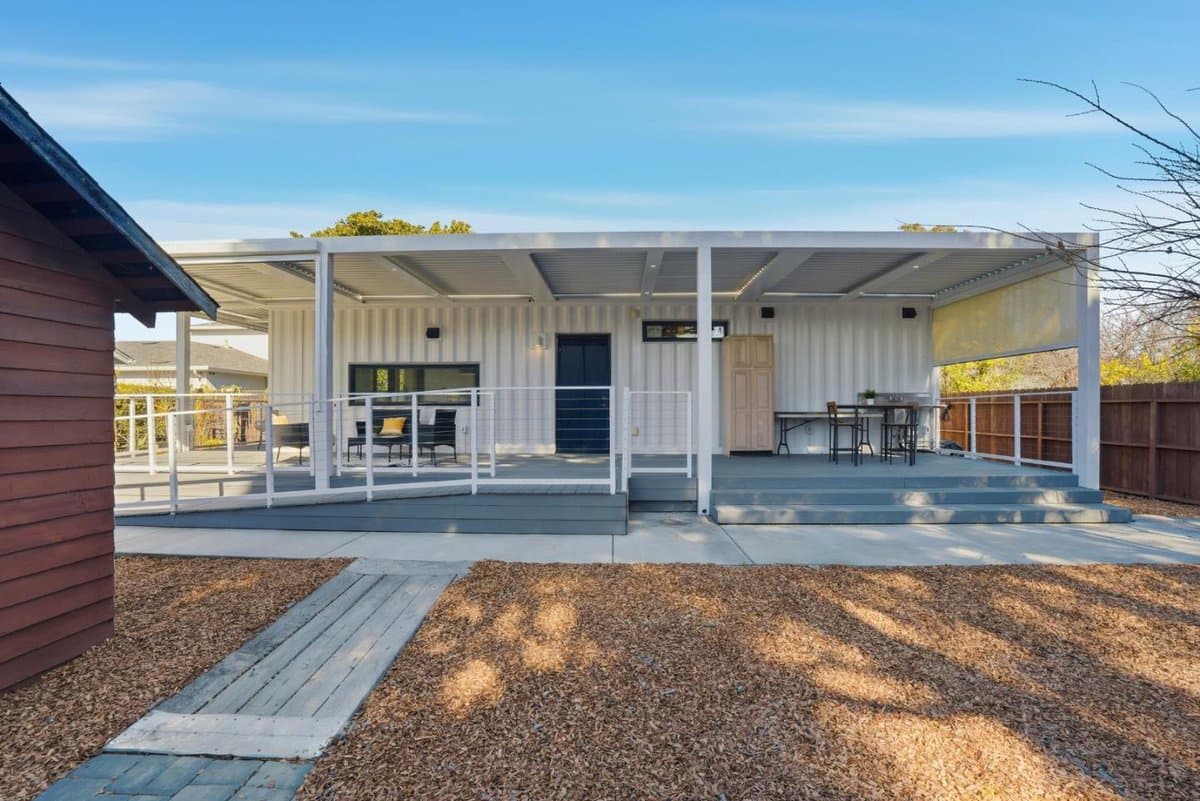 2260 Clarke Avenue - Photo 4