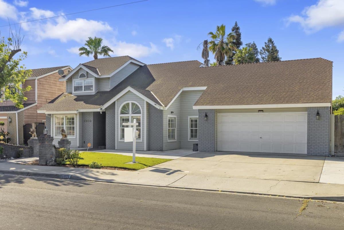 2604 Snyder Avenue - Photo 2