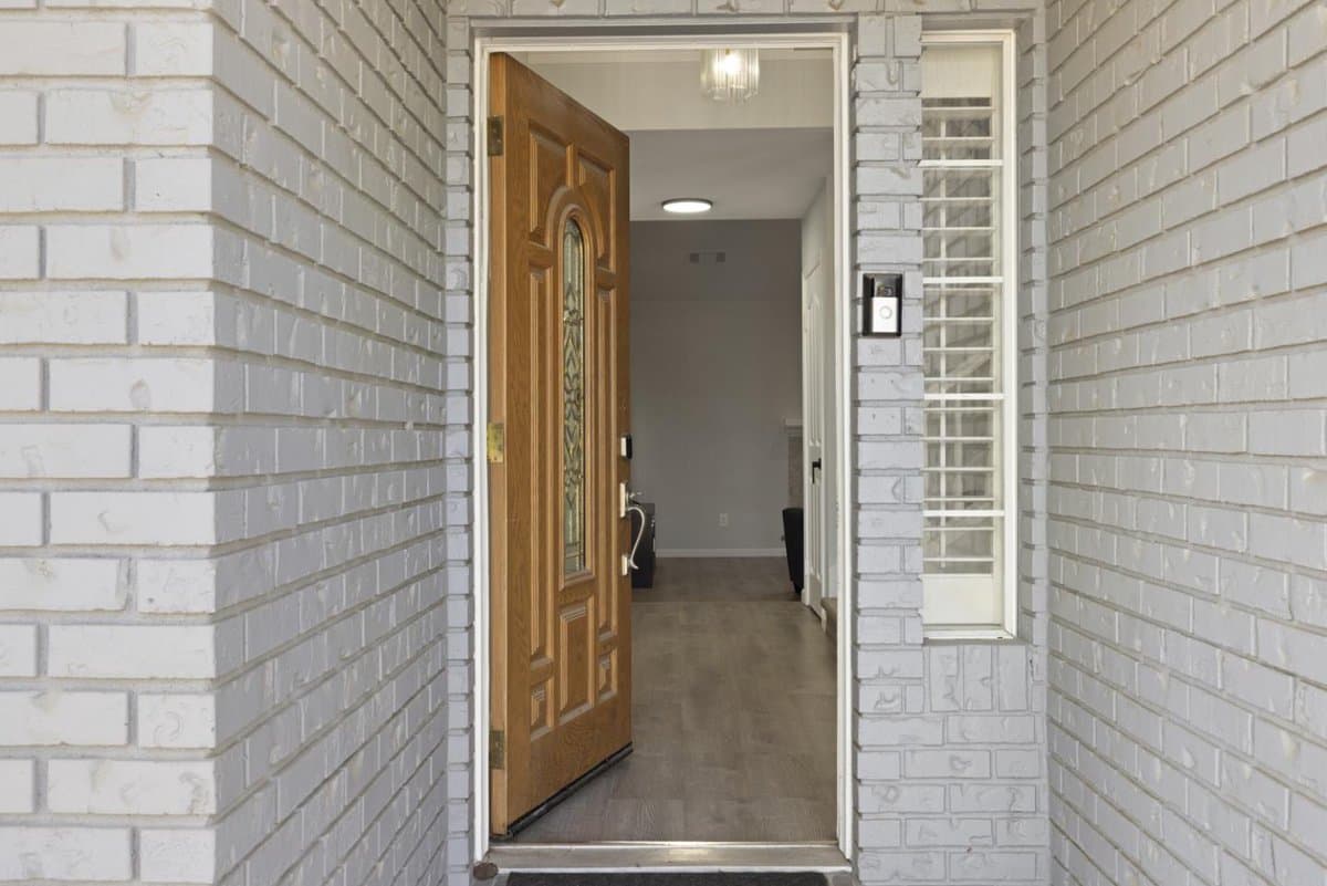 2604 Snyder Avenue - Photo 4