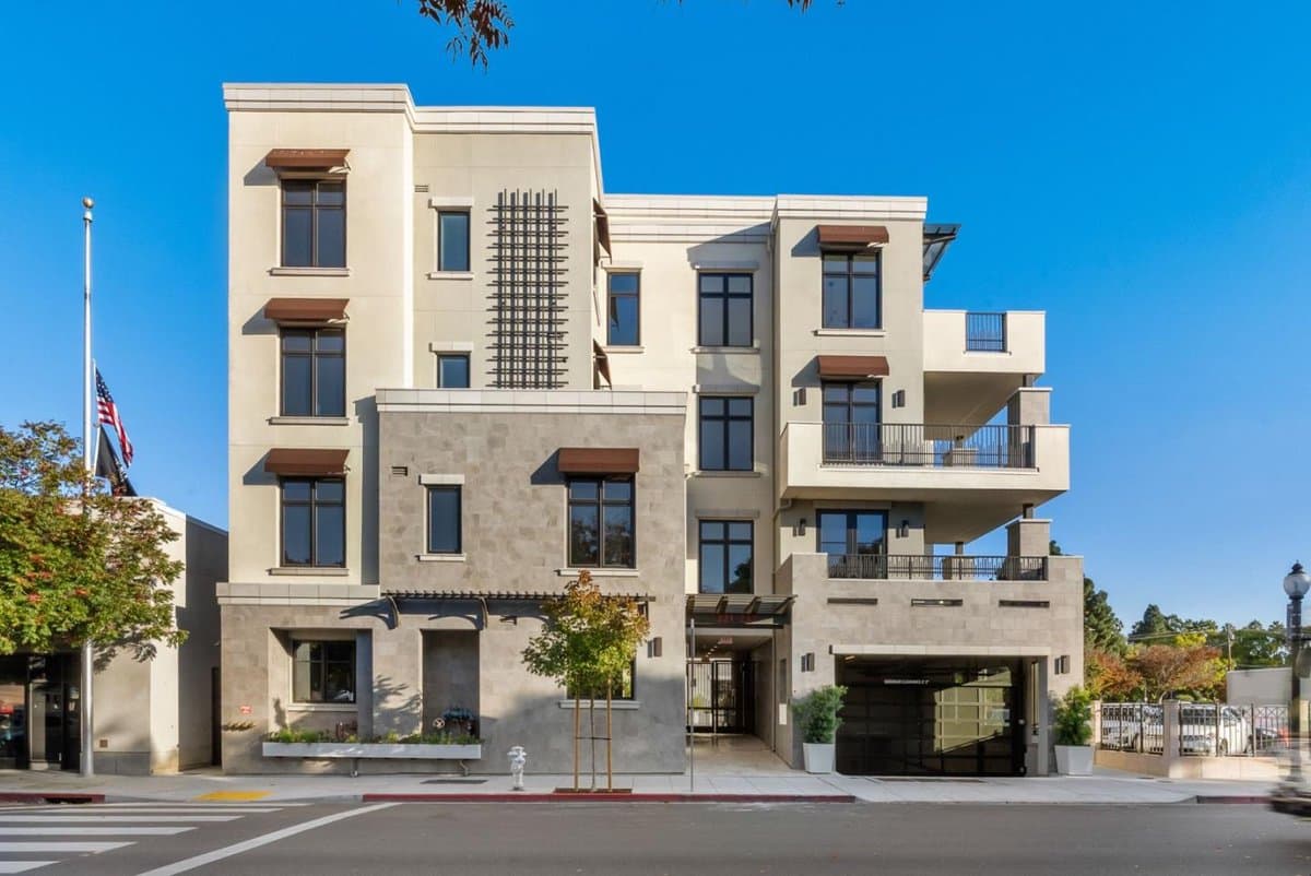 231 Hope Street - Photo 2