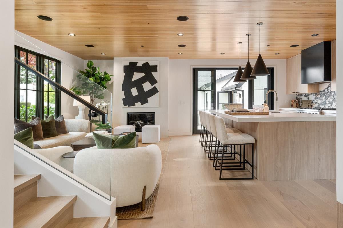 1300 Laguna Avenue - Photo 2
