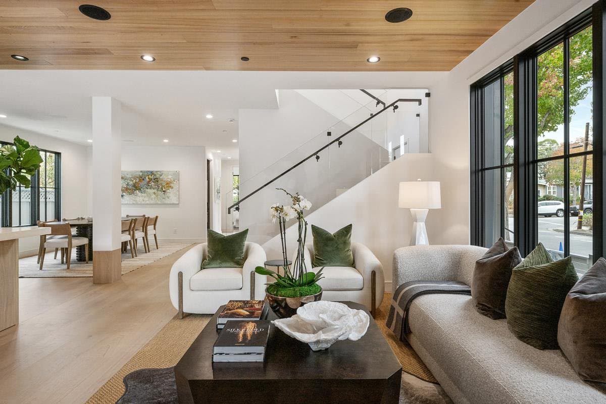 1300 Laguna Avenue - Photo 4