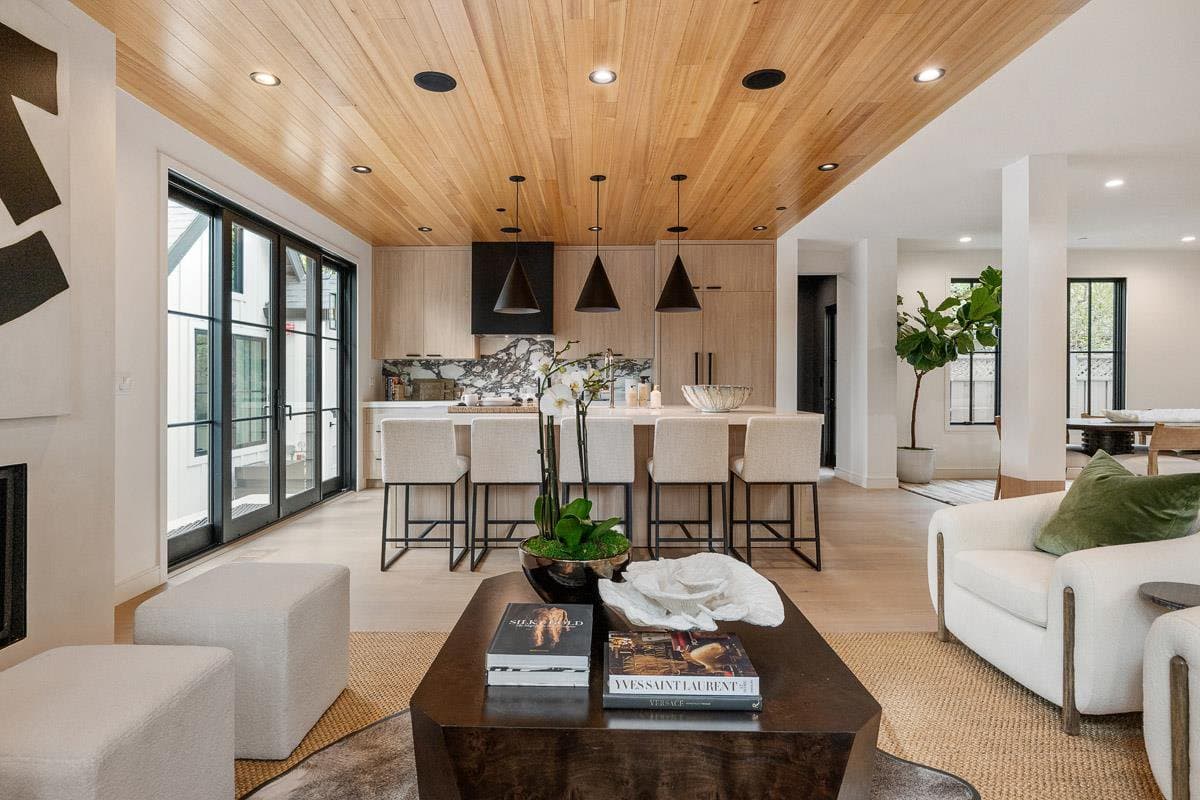 1300 Laguna Avenue - Photo 5