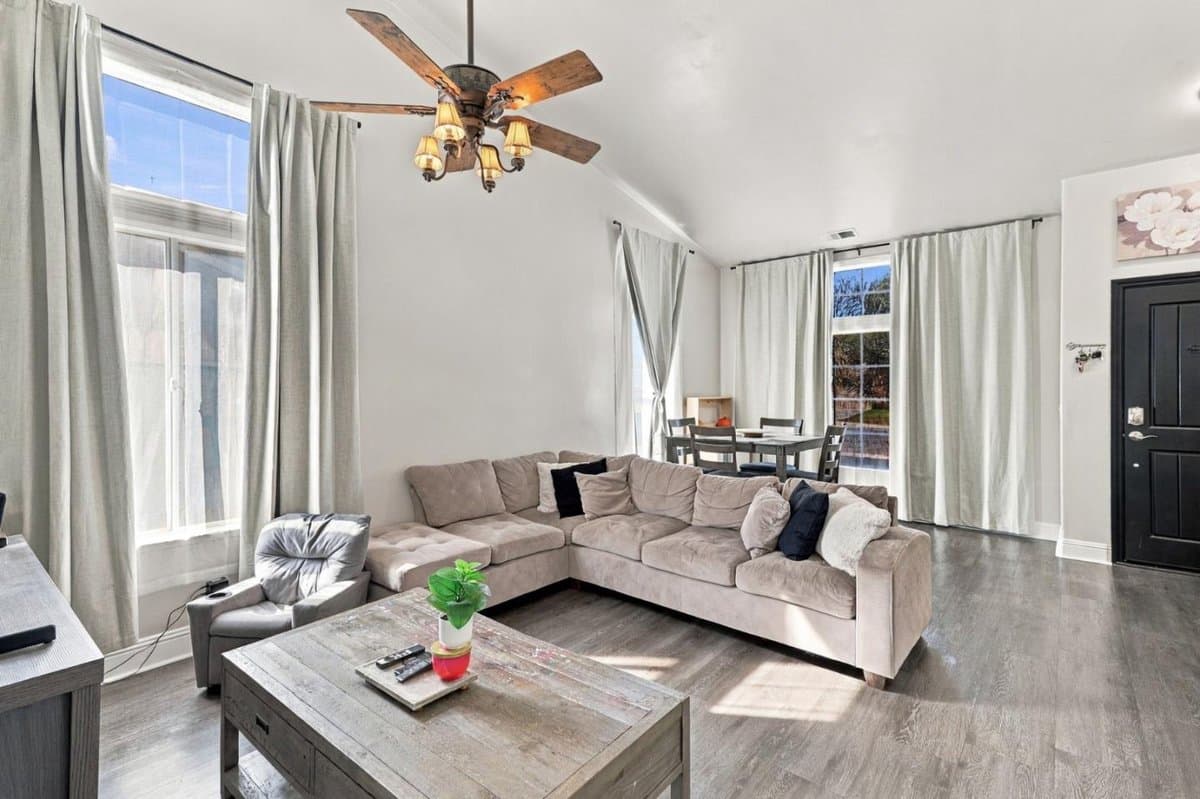 201 Le Chateau Drive - Photo 5