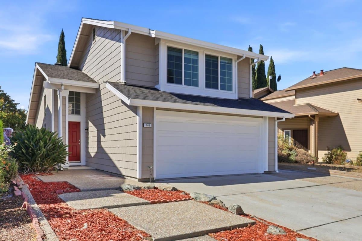 849 Kyle Street - Photo 2