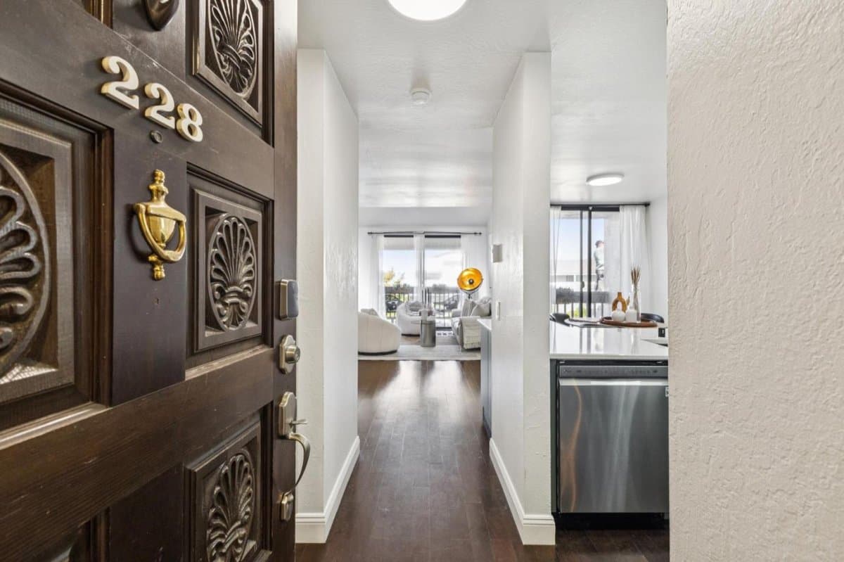 2101 Shoreline Drive #228 - Photo 3