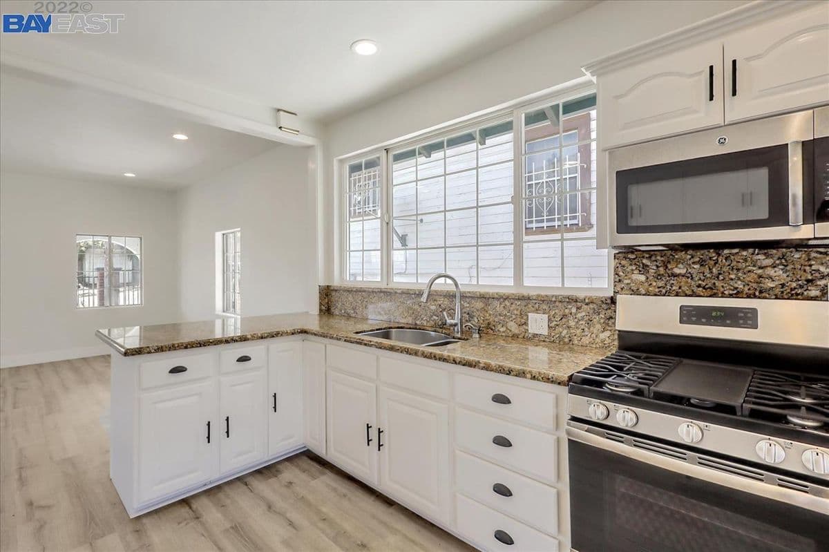 2036 East 20th Street - Photo 4