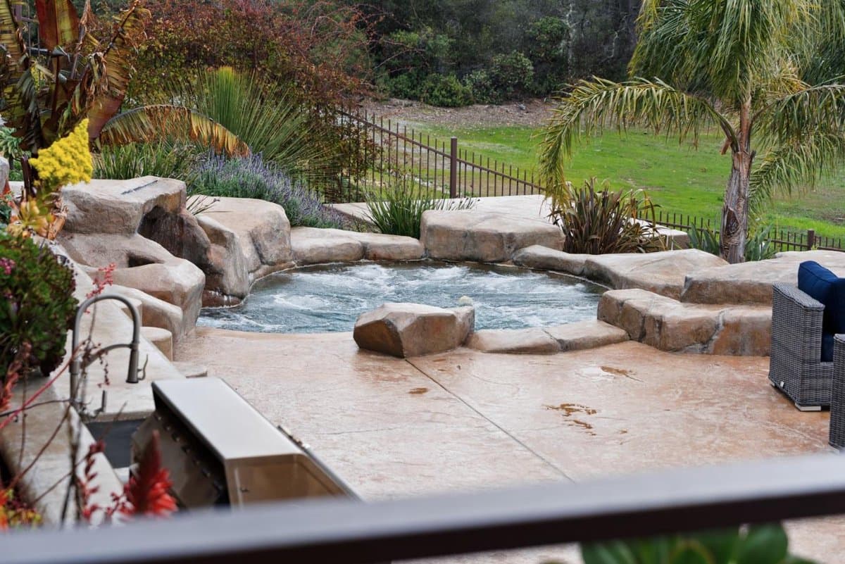 1061 Summit Road - Photo 2