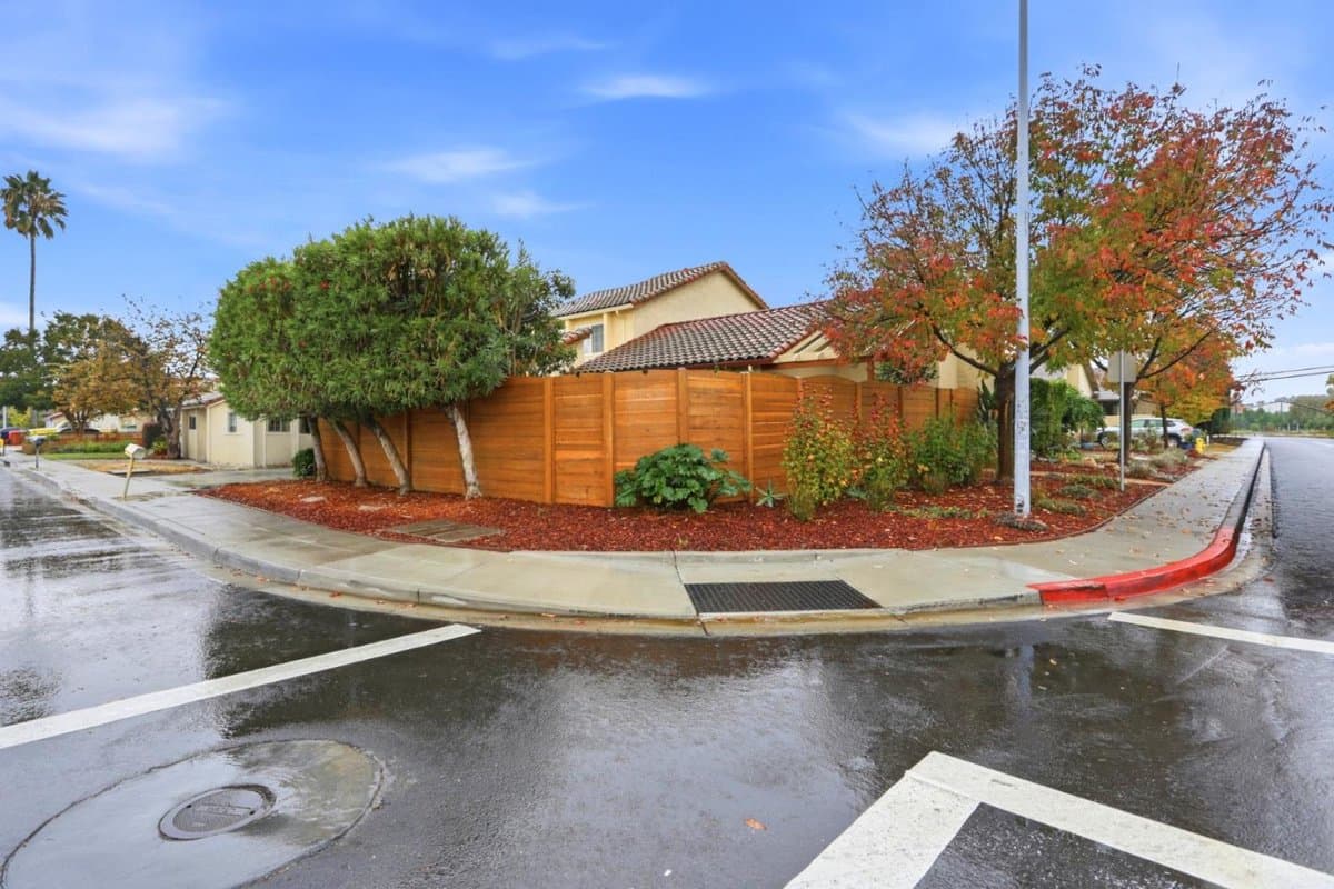 1306 Mount Shasta Avenue - Photo 3