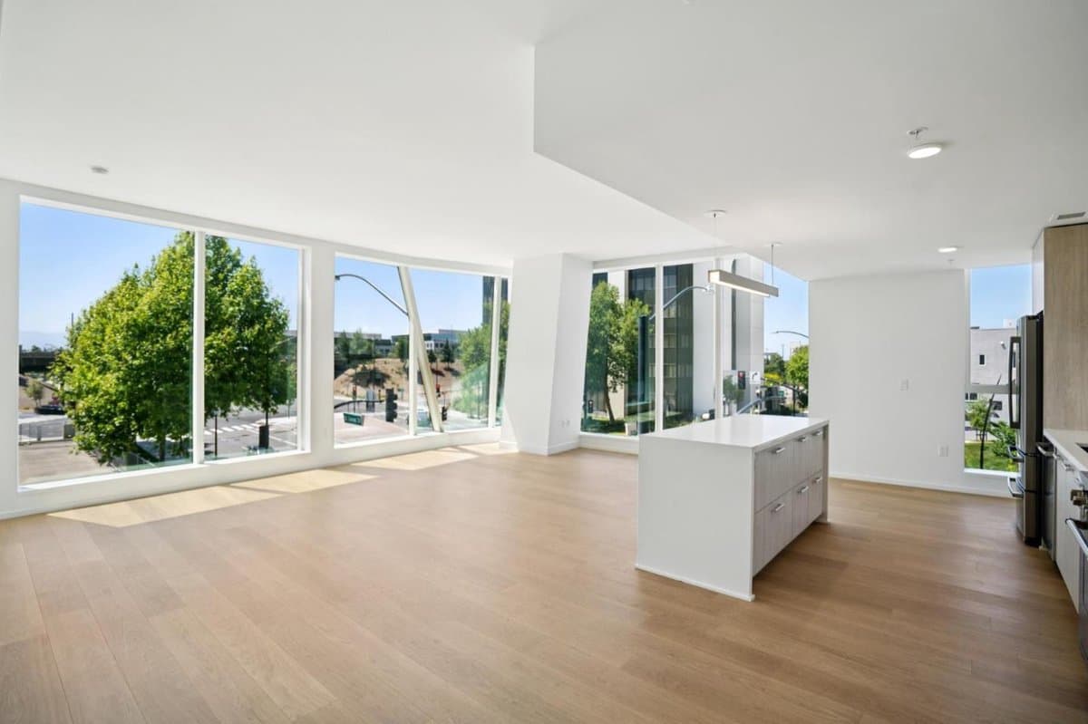 188 West Saint James Street #10402 - Photo 5