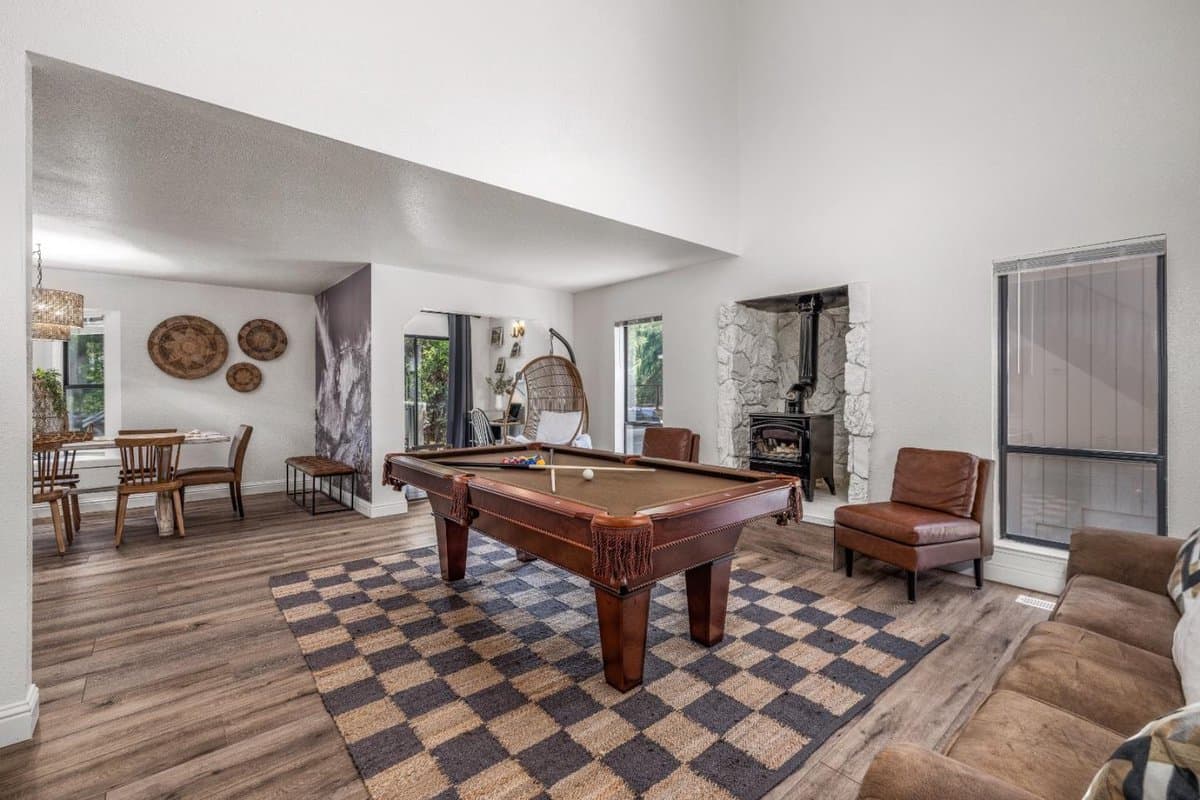 19452 Pleasantview Drive - Photo 1