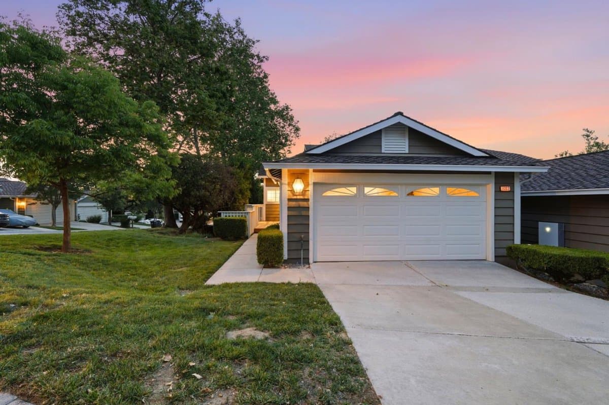 1222 Linder Hill Lane - Photo 2