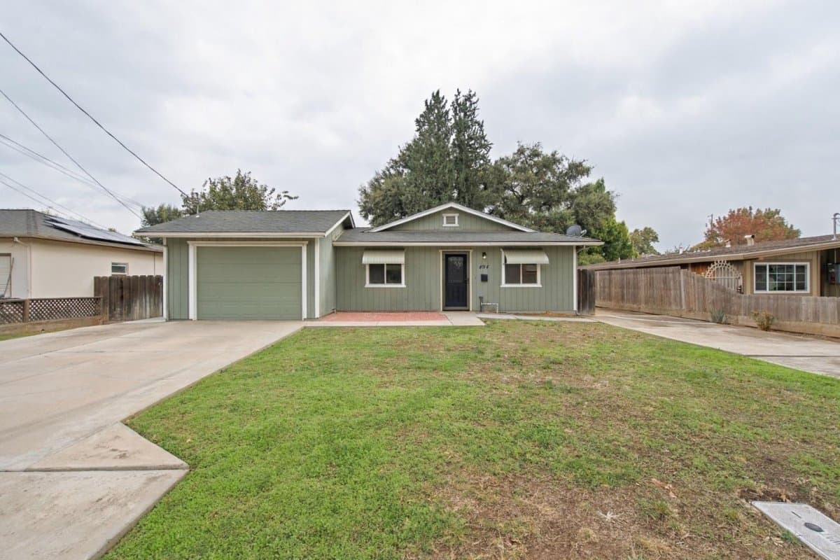 494 Sycamore Avenue - Photo 2