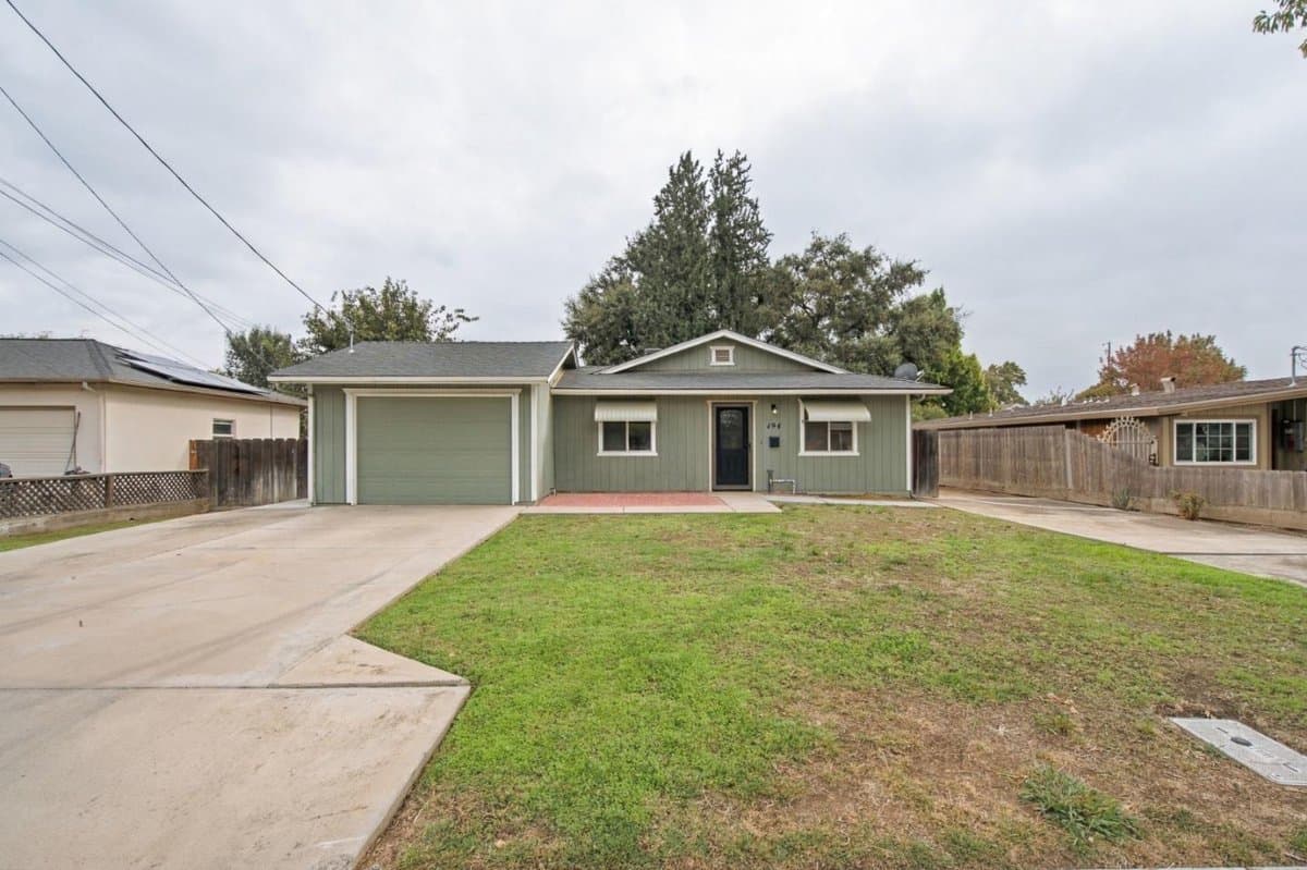 494 Sycamore Avenue - Photo 4
