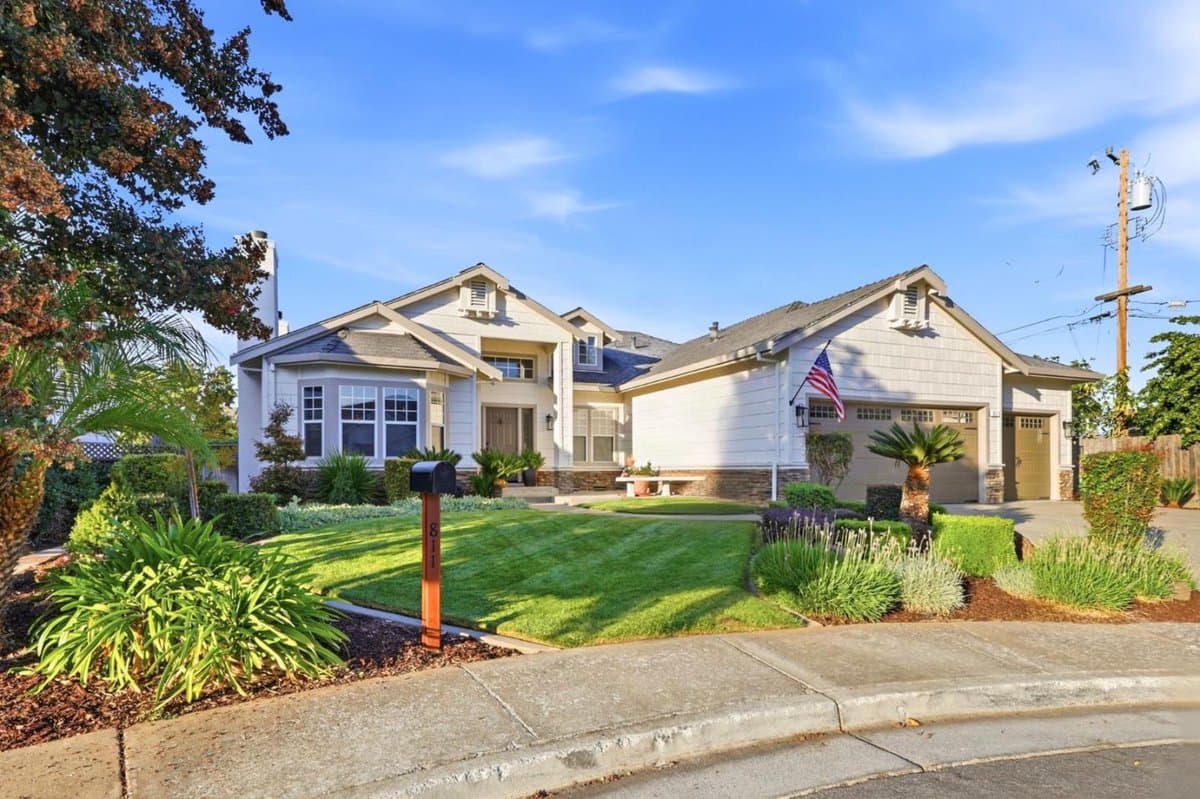 811 Greystone Court - Photo 3