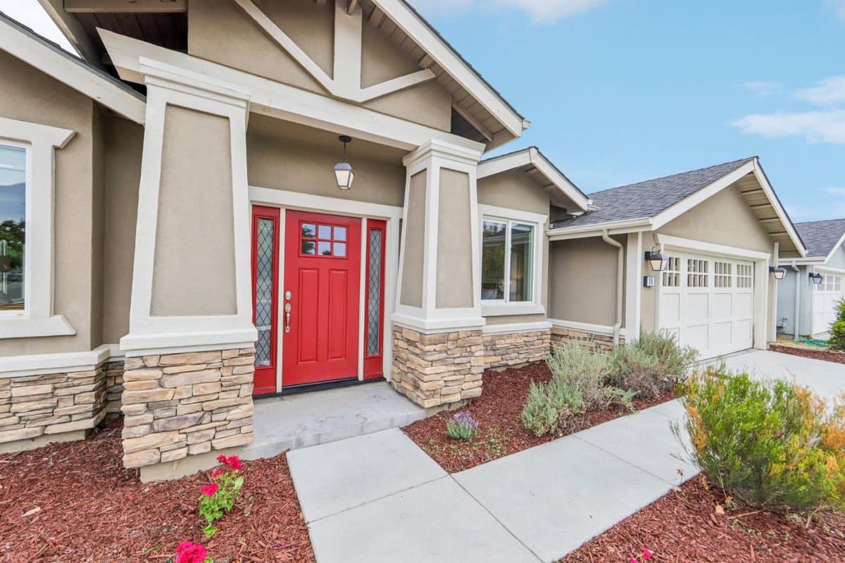 15 Colleen Way - Photo 2