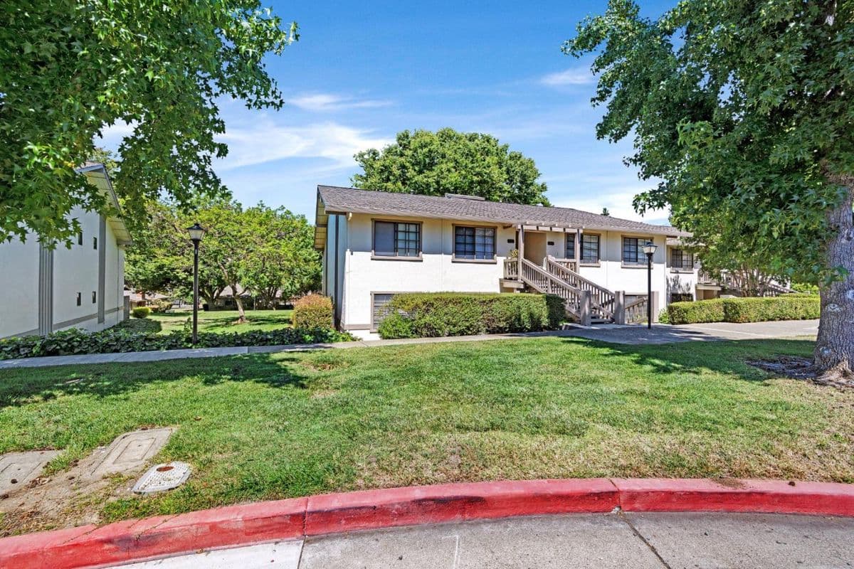 5118 Cribari Place - Photo 2