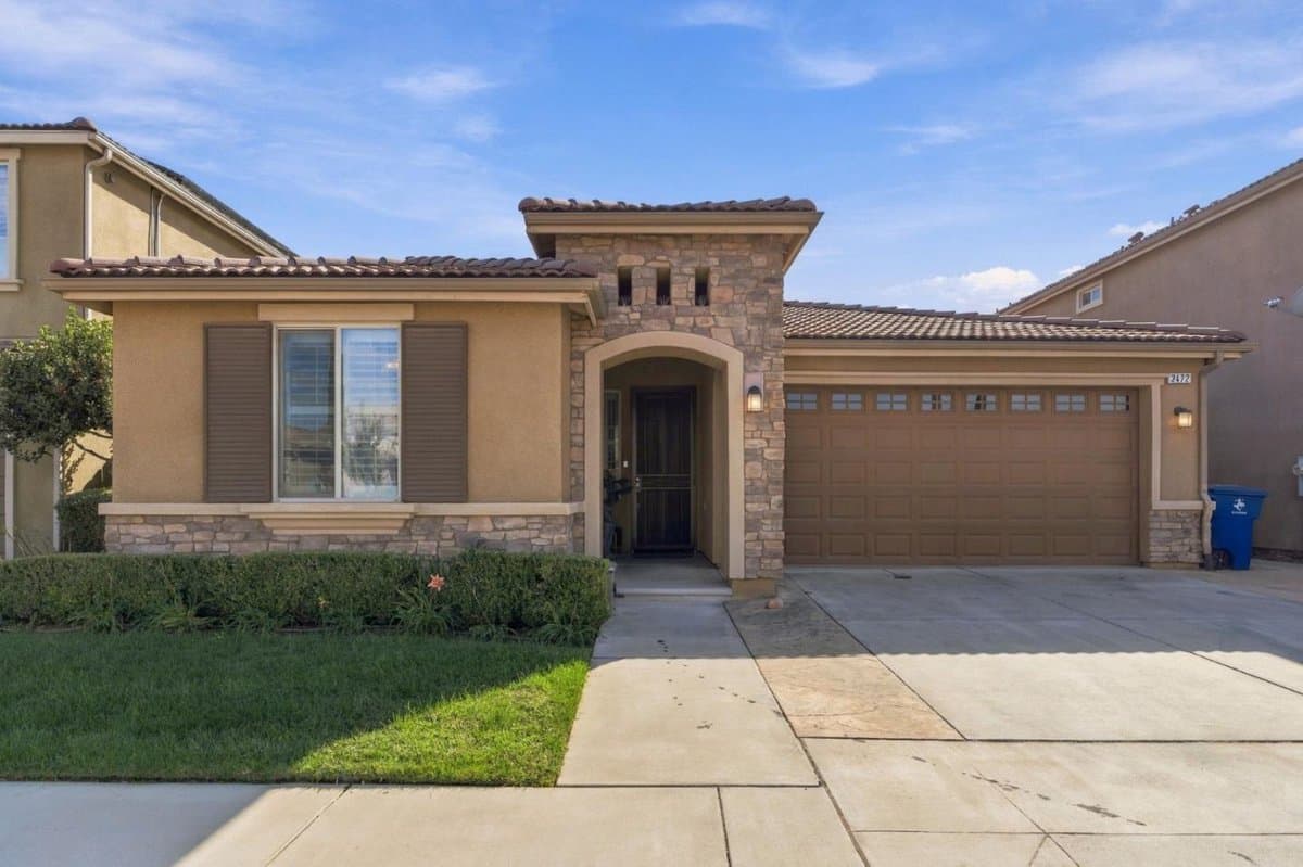 3472 Hampton Way - Photo 2