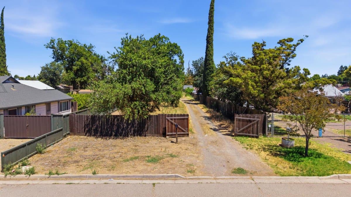 874 Hansen Avenue - Photo 4