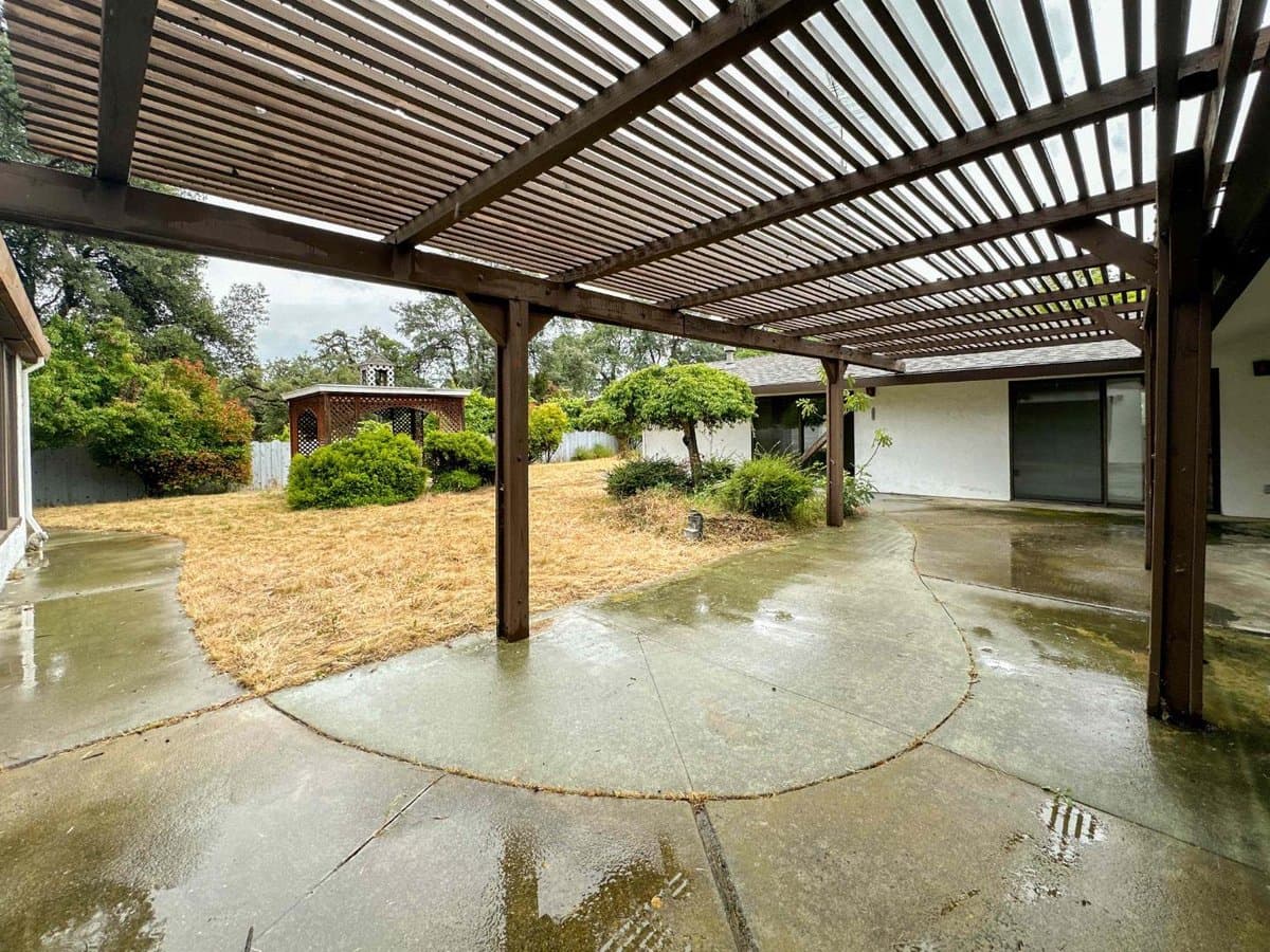 20521 Upper Hillview Drive - Photo 5