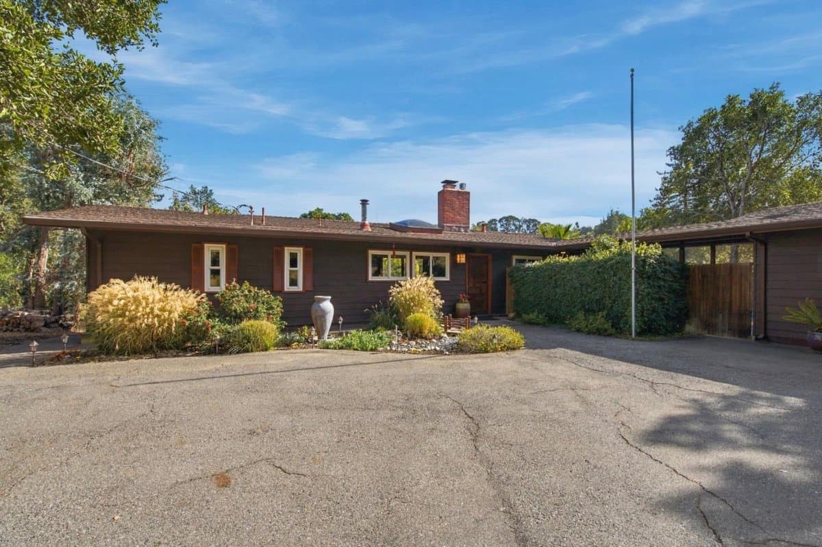 1703 Edgewood Road - Photo 2