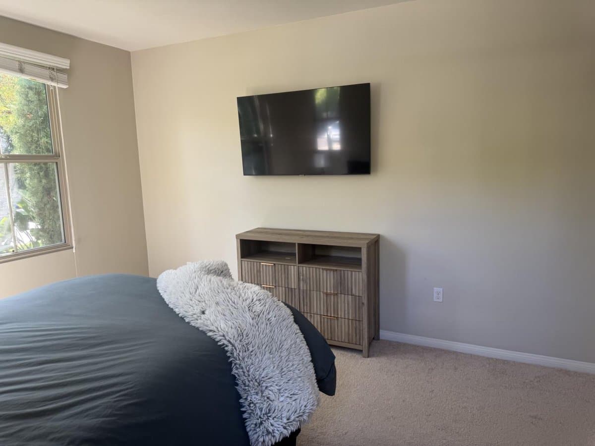 83 Mayfair - Photo 3