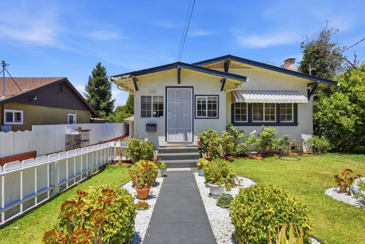 1654 D Street - Photo 1