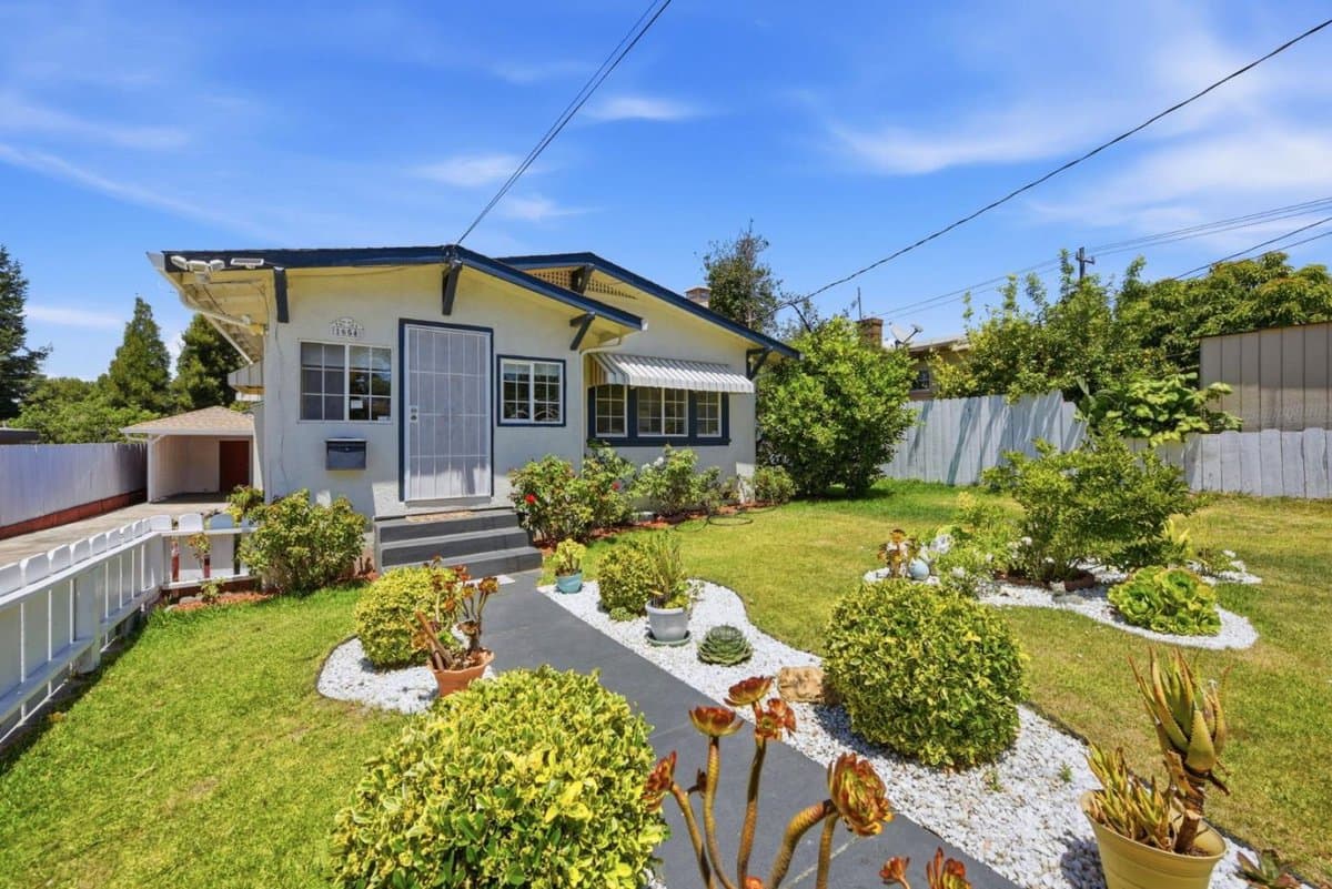1654 D Street - Photo 2