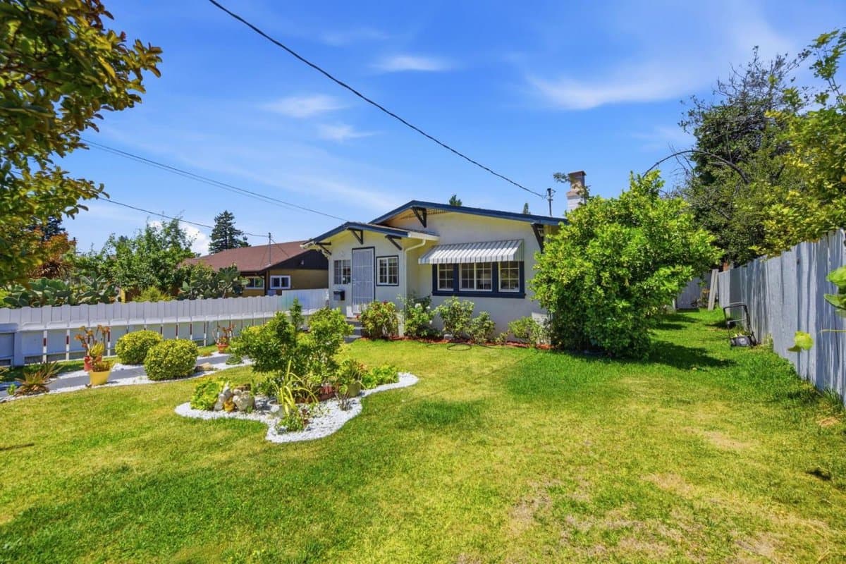 1654 D Street - Photo 3