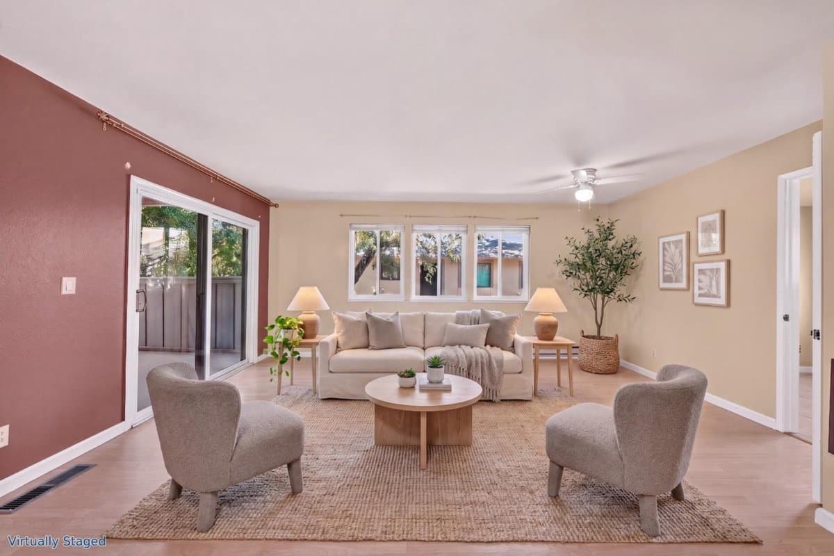1099 North Abbott Avenue - Photo 3