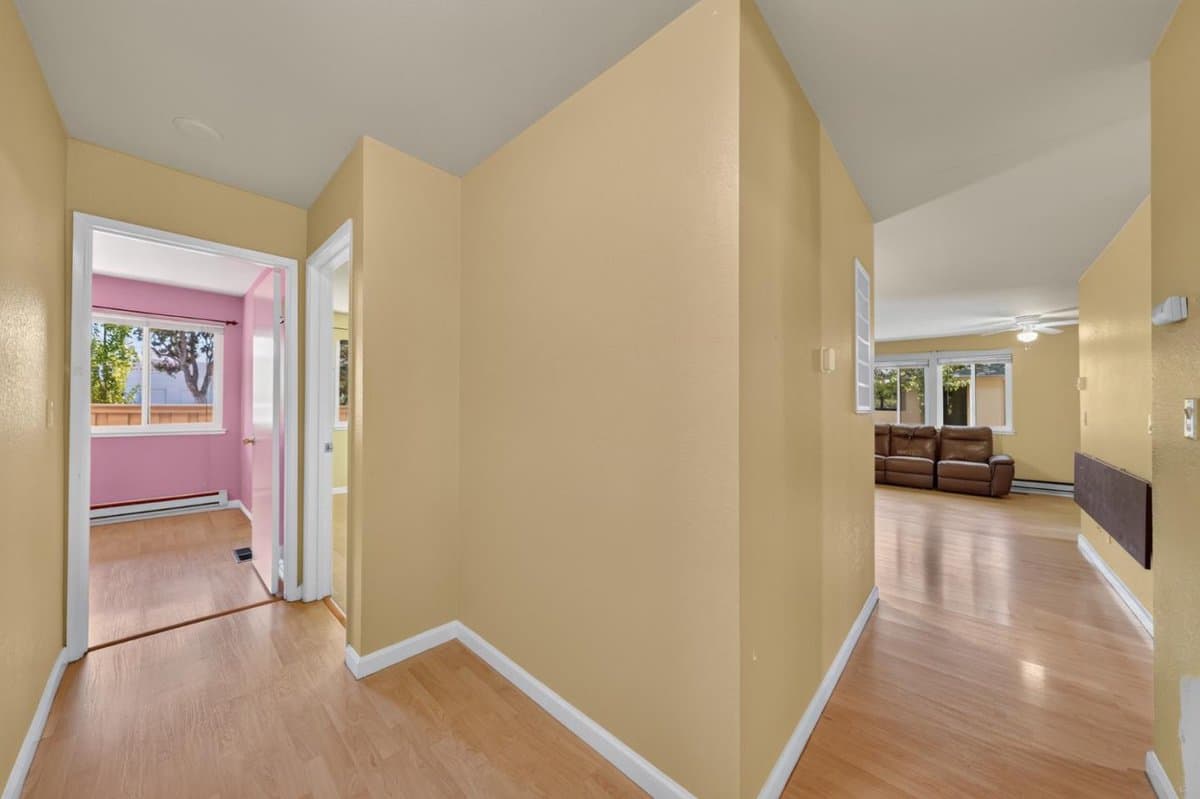 1099 North Abbott Avenue - Photo 5