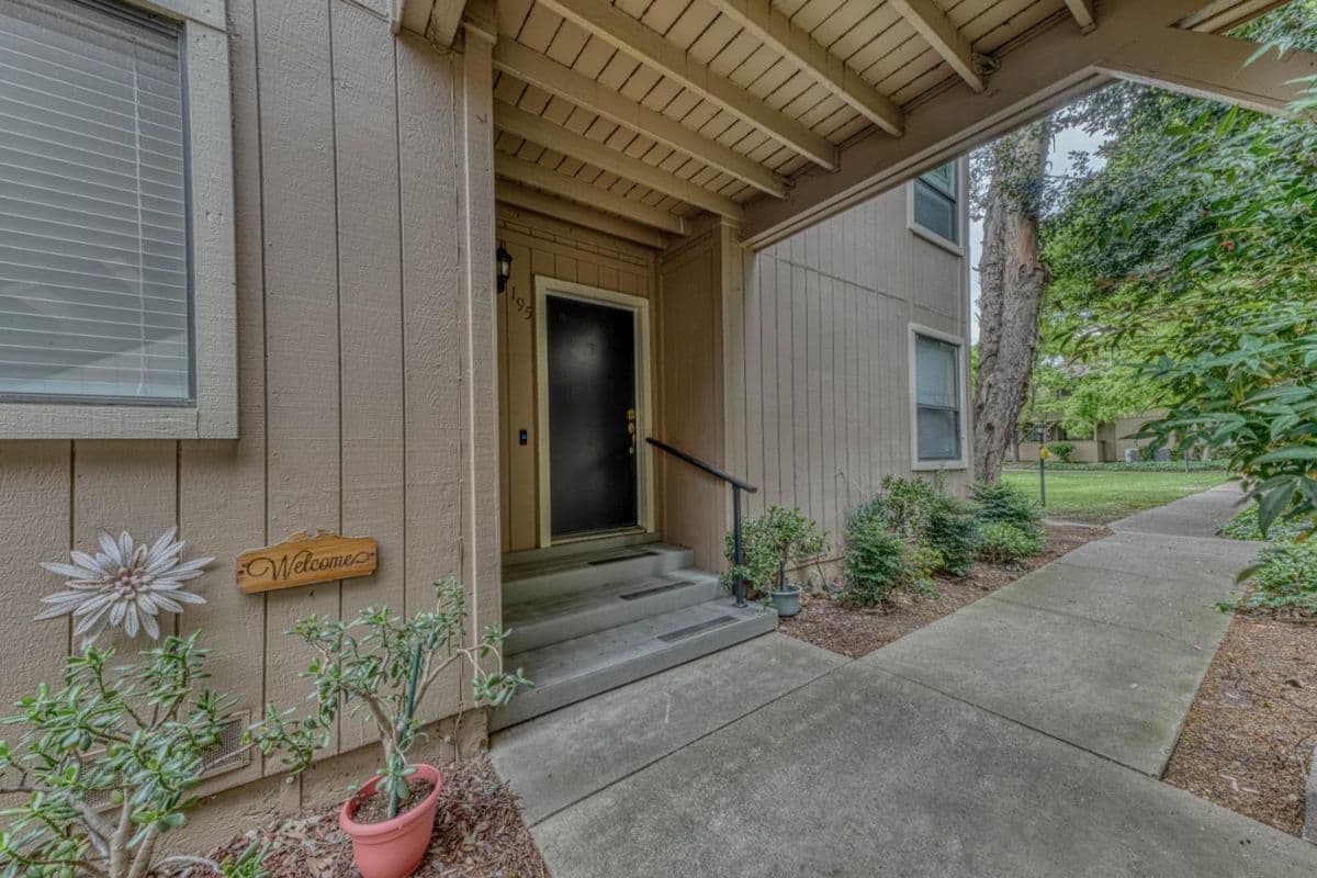 195 Del Monte Lane - Photo 2