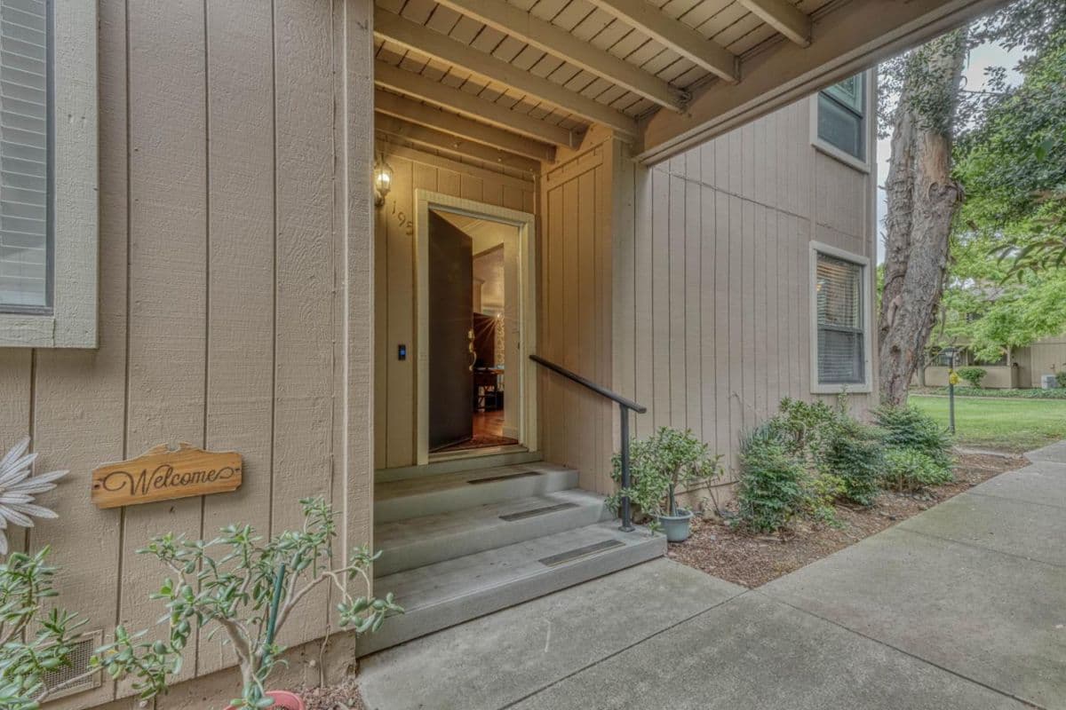 195 Del Monte Lane - Photo 3
