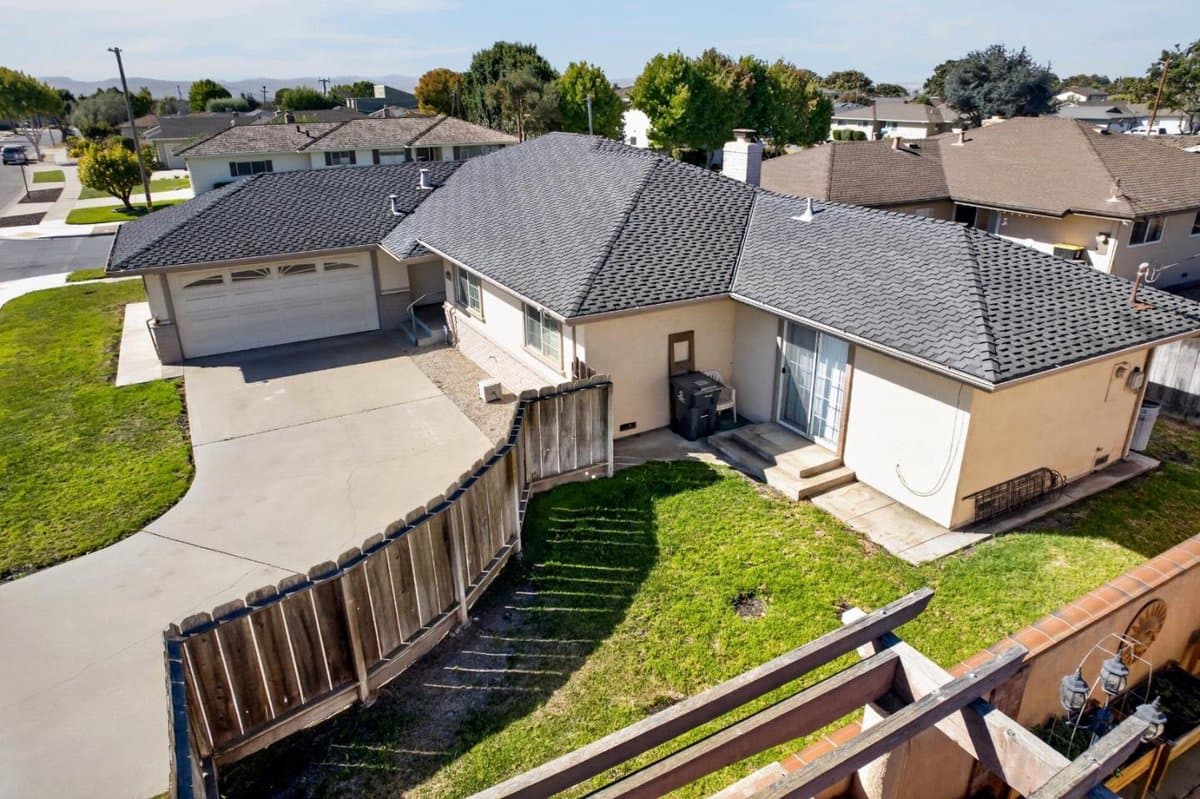 1052 Sierra Madre Drive - Photo 4