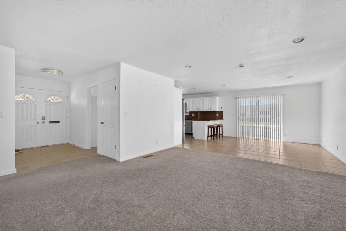 1052 Sierra Madre Drive - Photo 5