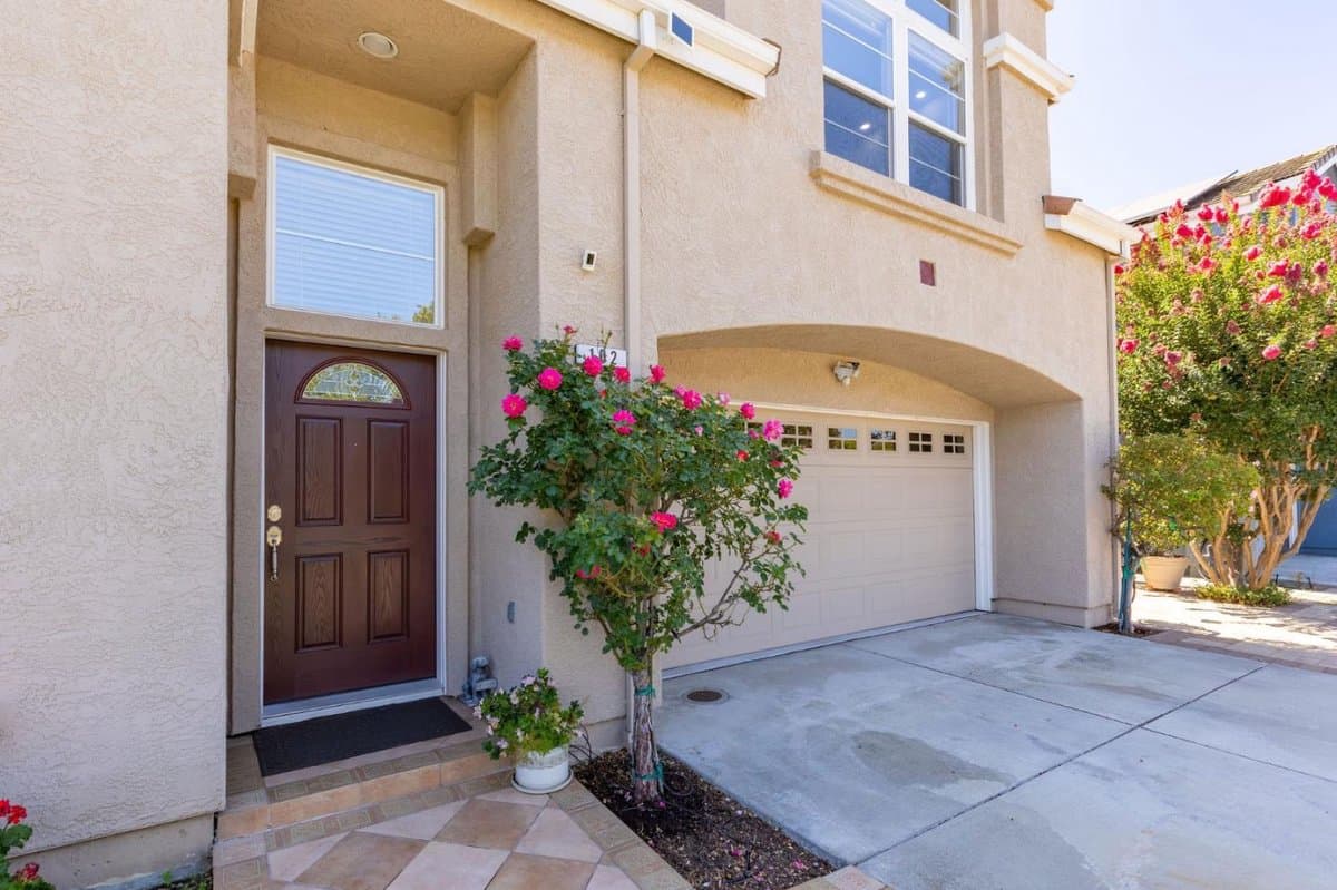 102 Triana Way - Photo 2