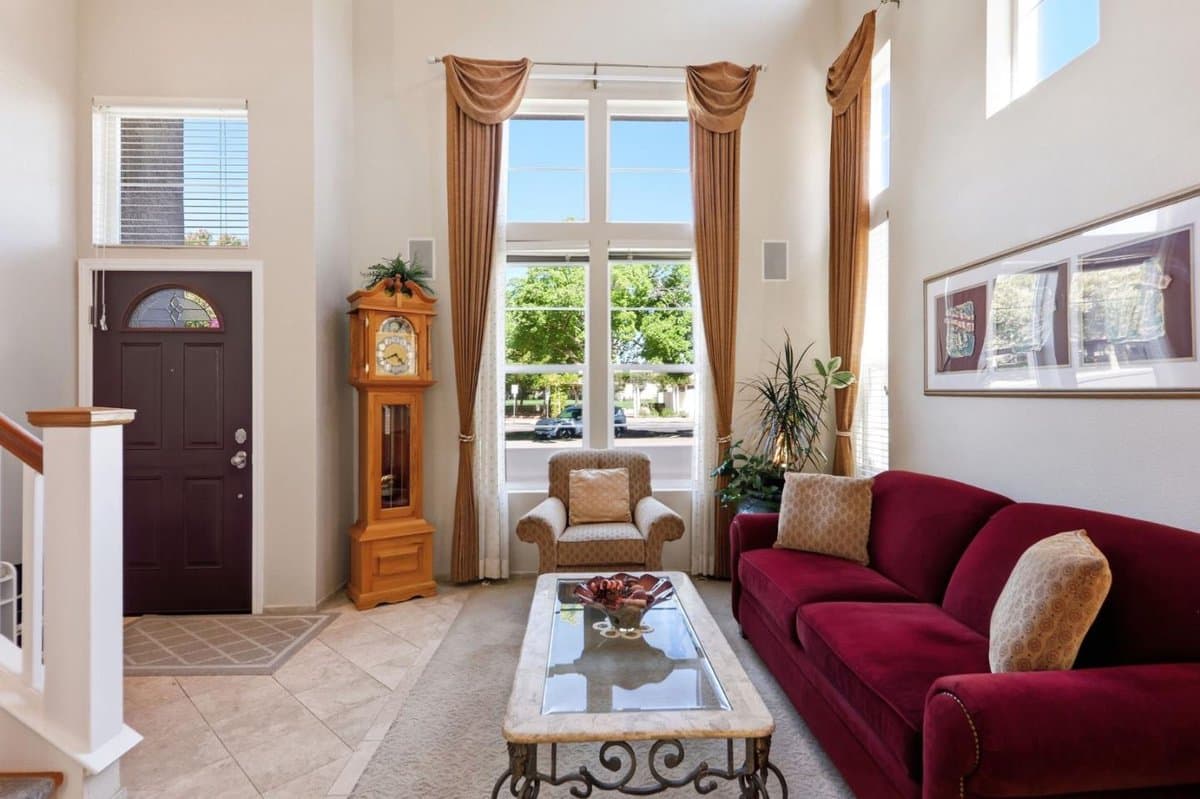 102 Triana Way - Photo 4