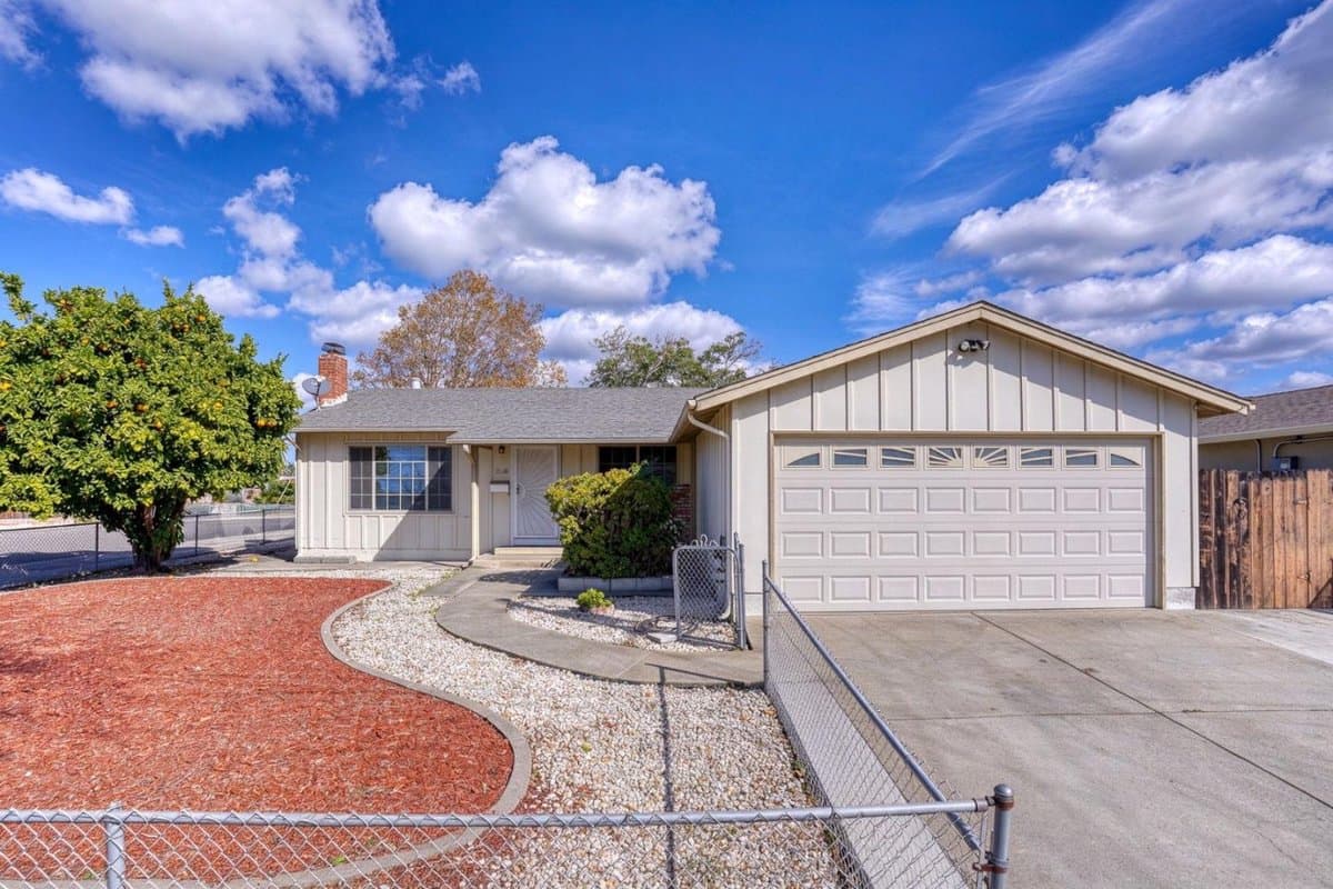 36612 Lakewood Drive - Photo 1