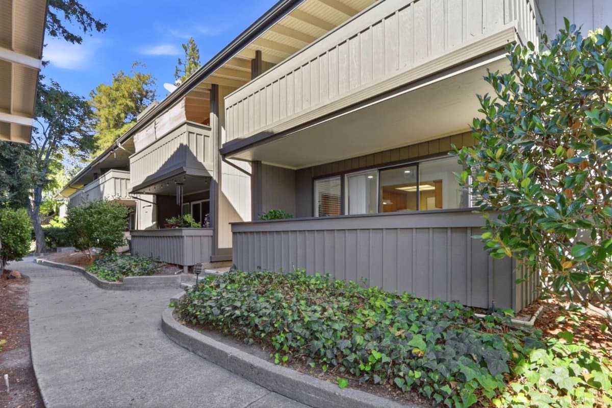 151 Buckingham Drive #233 - Photo 3