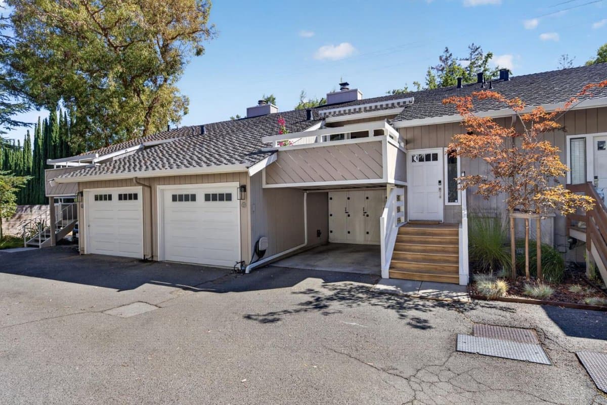 175 Villa Avenue - Photo 2