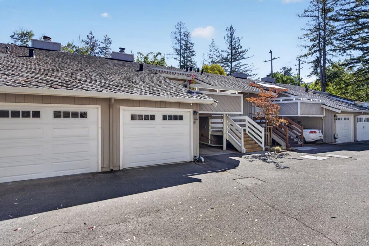 175 Villa Avenue - Photo 3