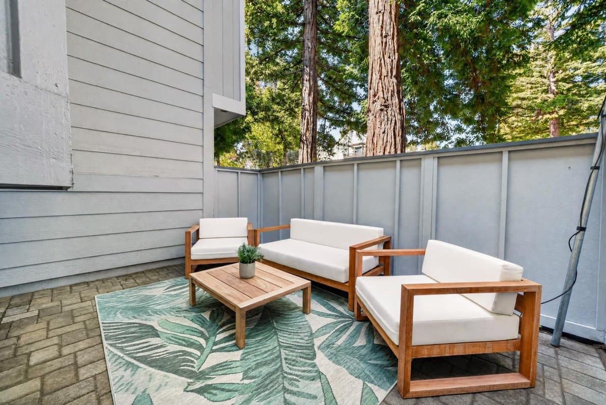 821 Montgomery Street - Photo 3