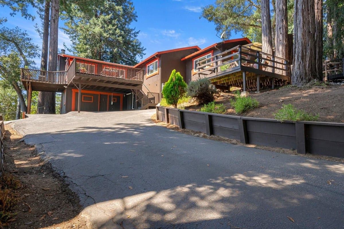 599 Hacienda Drive - Photo 4