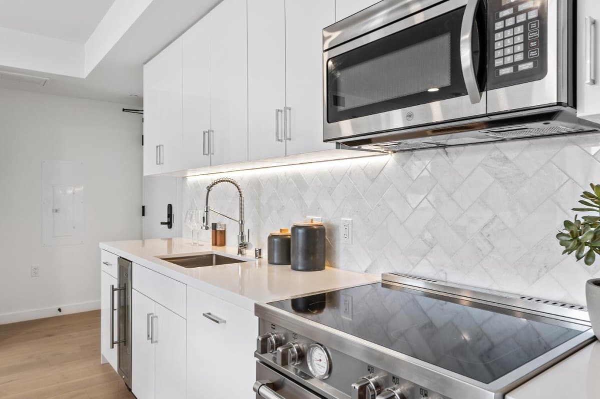 345 8th Street #508 - Photo 3