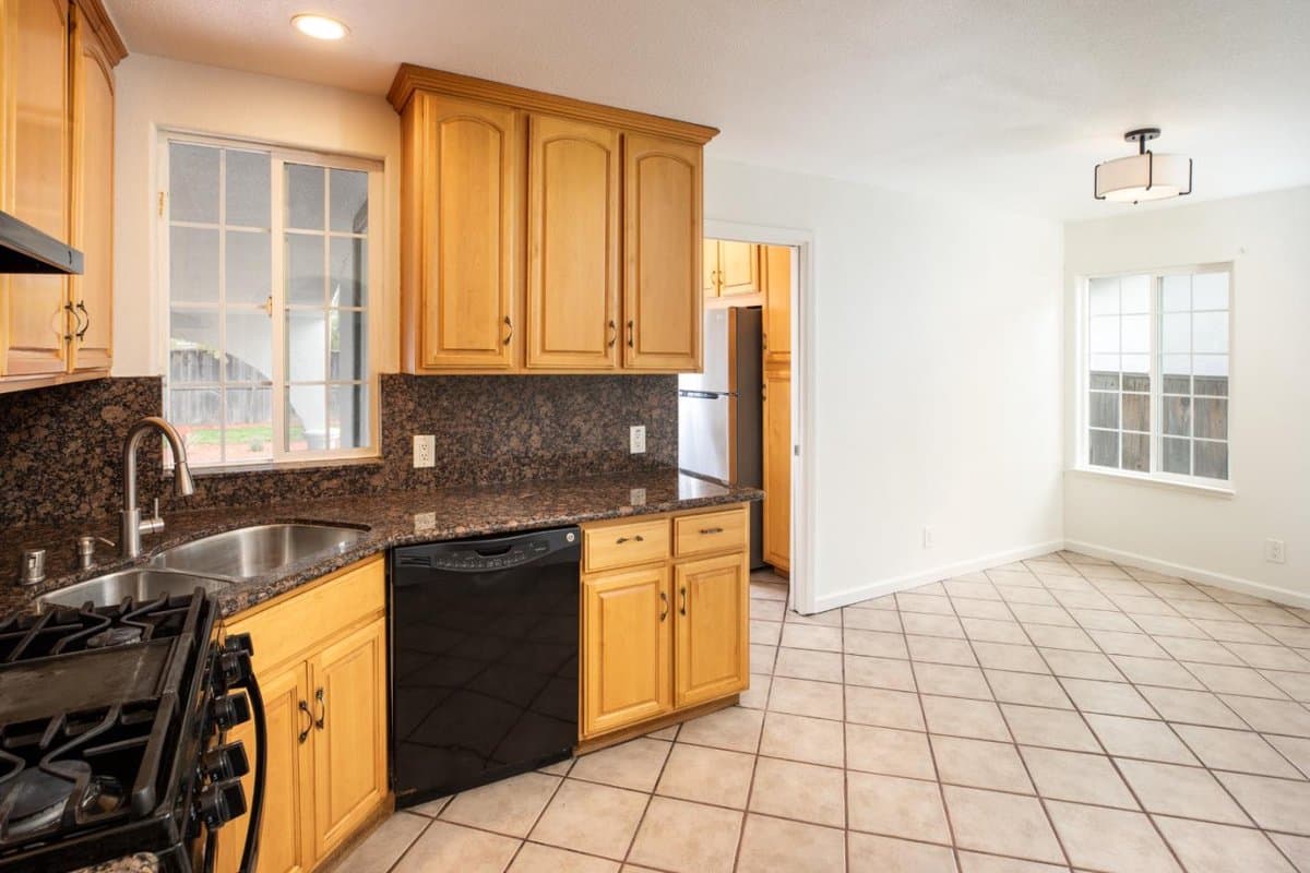 3525 Park Boulevard - Photo 5